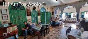 [P04] Chefchaouen, Restaurantul Bab Ssour, Sala cu mult verde, Sală decorată tradițional marocan, uși pictate, cornișe, zellige, obiecte marocane dar și cutia pentru tip... » foto by mprofeanu
 - 
<span class="allrVoted glyphicon glyphicon-heart hidden" id="av1466075"></span>
<a class="m-l-10 hidden" id="sv1466075" onclick="voting_Foto_DelVot(,1466075,28869)" role="button">șterge vot <span class="glyphicon glyphicon-remove"></span></a>
<a id="v91466075" class=" c-red"  onclick="voting_Foto_SetVot(1466075)" role="button"><span class="glyphicon glyphicon-heart-empty"></span> <b>LIKE</b> = Votează poza</a> <img class="hidden"  id="f1466075W9" src="/imagini/loader.gif" border="0" /><span class="AjErrMes hidden" id="e1466075ErM"></span>