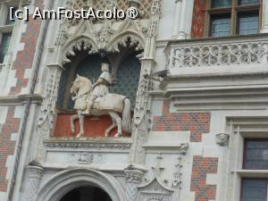 [P04] Blois - Deasupra intrării în castel, statuia ecvestră a lui Ludovic al XII-lea. » foto by iulianic
 - 
<span class="allrVoted glyphicon glyphicon-heart hidden" id="av1472356"></span>
<a class="m-l-10 hidden" id="sv1472356" onclick="voting_Foto_DelVot(,1472356,28910)" role="button">șterge vot <span class="glyphicon glyphicon-remove"></span></a>
<a id="v91472356" class=" c-red"  onclick="voting_Foto_SetVot(1472356)" role="button"><span class="glyphicon glyphicon-heart-empty"></span> <b>LIKE</b> = Votează poza</a> <img class="hidden"  id="f1472356W9" src="/imagini/loader.gif" border="0" /><span class="AjErrMes hidden" id="e1472356ErM"></span>