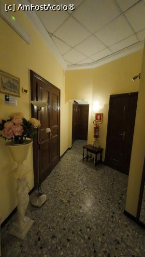 [P04] Labelle Roma hotel - holul, spre camera noastră » foto by Dragoș_MD
 - 
<span class="allrVoted glyphicon glyphicon-heart hidden" id="av1472937"></span>
<a class="m-l-10 hidden" id="sv1472937" onclick="voting_Foto_DelVot(,1472937,28914)" role="button">șterge vot <span class="glyphicon glyphicon-remove"></span></a>
<a id="v91472937" class=" c-red"  onclick="voting_Foto_SetVot(1472937)" role="button"><span class="glyphicon glyphicon-heart-empty"></span> <b>LIKE</b> = Votează poza</a> <img class="hidden"  id="f1472937W9" src="/imagini/loader.gif" border="0" /><span class="AjErrMes hidden" id="e1472937ErM"></span>