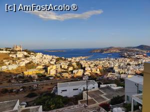 [P35] Vedere din Ano Syros spre orașul de jos » foto by crismis
 - 
<span class="allrVoted glyphicon glyphicon-heart hidden" id="av1473201"></span>
<a class="m-l-10 hidden" id="sv1473201" onclick="voting_Foto_DelVot(,1473201,28918)" role="button">șterge vot <span class="glyphicon glyphicon-remove"></span></a>
<a id="v91473201" class=" c-red"  onclick="voting_Foto_SetVot(1473201)" role="button"><span class="glyphicon glyphicon-heart-empty"></span> <b>LIKE</b> = Votează poza</a> <img class="hidden"  id="f1473201W9" src="/imagini/loader.gif" border="0" /><span class="AjErrMes hidden" id="e1473201ErM"></span>