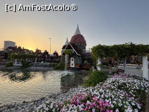 [P05] Miracle Garden Dubai,apus pe lac » foto by AZE
 - 
<span class="allrVoted glyphicon glyphicon-heart hidden" id="av1484520"></span>
<a class="m-l-10 hidden" id="sv1484520" onclick="voting_Foto_DelVot(,1484520,28974)" role="button">șterge vot <span class="glyphicon glyphicon-remove"></span></a>
<a id="v91484520" class=" c-red"  onclick="voting_Foto_SetVot(1484520)" role="button"><span class="glyphicon glyphicon-heart-empty"></span> <b>LIKE</b> = Votează poza</a> <img class="hidden"  id="f1484520W9" src="/imagini/loader.gif" border="0" /><span class="AjErrMes hidden" id="e1484520ErM"></span>