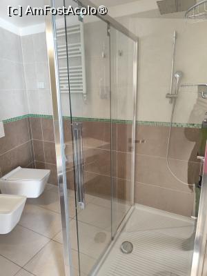 [P07] Baia cu bideu si cabina de dus » foto by ilee
 - 
<span class="allrVoted glyphicon glyphicon-heart hidden" id="av1506634"></span>
<a class="m-l-10 hidden" id="sv1506634" onclick="voting_Foto_DelVot(,1506634,29003)" role="button">șterge vot <span class="glyphicon glyphicon-remove"></span></a>
<a id="v91506634" class=" c-red"  onclick="voting_Foto_SetVot(1506634)" role="button"><span class="glyphicon glyphicon-heart-empty"></span> <b>LIKE</b> = Votează poza</a> <img class="hidden"  id="f1506634W9" src="/imagini/loader.gif" border="0" /><span class="AjErrMes hidden" id="e1506634ErM"></span>