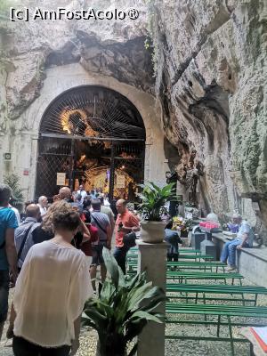 [P05] Intrarea in grota Sfintei Rosalia » foto by dorgo
 - 
<span class="allrVoted glyphicon glyphicon-heart hidden" id="av1504025"></span>
<a class="m-l-10 hidden" id="sv1504025" onclick="voting_Foto_DelVot(,1504025,29017)" role="button">șterge vot <span class="glyphicon glyphicon-remove"></span></a>
<a id="v91504025" class=" c-red"  onclick="voting_Foto_SetVot(1504025)" role="button"><span class="glyphicon glyphicon-heart-empty"></span> <b>LIKE</b> = Votează poza</a> <img class="hidden"  id="f1504025W9" src="/imagini/loader.gif" border="0" /><span class="AjErrMes hidden" id="e1504025ErM"></span>