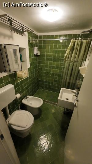 [P05] Decumano home - baia dormitorului » foto by Dragoș_MD
 - 
<span class="allrVoted glyphicon glyphicon-heart hidden" id="av1488756"></span>
<a class="m-l-10 hidden" id="sv1488756" onclick="voting_Foto_DelVot(,1488756,29041)" role="button">șterge vot <span class="glyphicon glyphicon-remove"></span></a>
<a id="v91488756" class=" c-red"  onclick="voting_Foto_SetVot(1488756)" role="button"><span class="glyphicon glyphicon-heart-empty"></span> <b>LIKE</b> = Votează poza</a> <img class="hidden"  id="f1488756W9" src="/imagini/loader.gif" border="0" /><span class="AjErrMes hidden" id="e1488756ErM"></span>