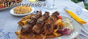 [P07] Taverna O Viktoras, Katapola. Souvlaki și salata tyrokafteri » foto by irinad
 - 
<span class="allrVoted glyphicon glyphicon-heart hidden" id="av1489515"></span>
<a class="m-l-10 hidden" id="sv1489515" onclick="voting_Foto_DelVot(,1489515,29045)" role="button">șterge vot <span class="glyphicon glyphicon-remove"></span></a>
<a id="v91489515" class=" c-red"  onclick="voting_Foto_SetVot(1489515)" role="button"><span class="glyphicon glyphicon-heart-empty"></span> <b>LIKE</b> = Votează poza</a> <img class="hidden"  id="f1489515W9" src="/imagini/loader.gif" border="0" /><span class="AjErrMes hidden" id="e1489515ErM"></span>