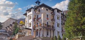 [P01] Hotel Moldavia Slănic Moldova » foto by Mitica49 <span class="label label-default labelC_thin small">NEVOTABILĂ</span>