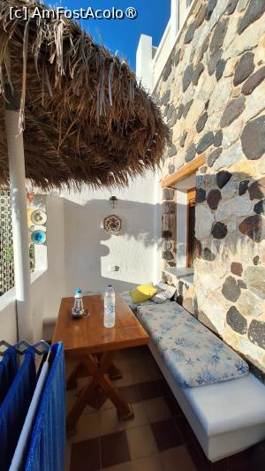 [P17] Moschatos Beach House, balconul » foto by sunflower
 - 
<span class="allrVoted glyphicon glyphicon-heart hidden" id="av1489843"></span>
<a class="m-l-10 hidden" id="sv1489843" onclick="voting_Foto_DelVot(,1489843,29049)" role="button">șterge vot <span class="glyphicon glyphicon-remove"></span></a>
<a id="v91489843" class=" c-red"  onclick="voting_Foto_SetVot(1489843)" role="button"><span class="glyphicon glyphicon-heart-empty"></span> <b>LIKE</b> = Votează poza</a> <img class="hidden"  id="f1489843W9" src="/imagini/loader.gif" border="0" /><span class="AjErrMes hidden" id="e1489843ErM"></span>