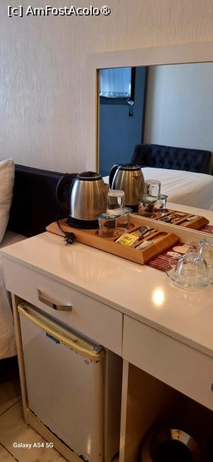 [P04] Masa cu serviciul de cafea/ ceai , răcitorul. » foto by Rodel
 - 
<span class="allrVoted glyphicon glyphicon-heart hidden" id="av1496435"></span>
<a class="m-l-10 hidden" id="sv1496435" onclick="voting_Foto_DelVot(,1496435,29105)" role="button">șterge vot <span class="glyphicon glyphicon-remove"></span></a>
<a id="v91496435" class=" c-red"  onclick="voting_Foto_SetVot(1496435)" role="button"><span class="glyphicon glyphicon-heart-empty"></span> <b>LIKE</b> = Votează poza</a> <img class="hidden"  id="f1496435W9" src="/imagini/loader.gif" border="0" /><span class="AjErrMes hidden" id="e1496435ErM"></span>