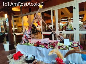 [P60] La restaurant; preparatul-vedeta este peștele-spada » foto by crismis
 - 
<span class="allrVoted glyphicon glyphicon-heart hidden" id="av1499755"></span>
<a class="m-l-10 hidden" id="sv1499755" onclick="voting_Foto_DelVot(,1499755,29133)" role="button">șterge vot <span class="glyphicon glyphicon-remove"></span></a>
<a id="v91499755" class=" c-red"  onclick="voting_Foto_SetVot(1499755)" role="button"><span class="glyphicon glyphicon-heart-empty"></span> <b>LIKE</b> = Votează poza</a> <img class="hidden"  id="f1499755W9" src="/imagini/loader.gif" border="0" /><span class="AjErrMes hidden" id="e1499755ErM"></span>