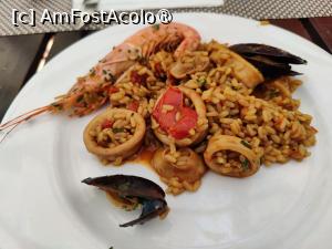 [P65] La restaurant » foto by crismis
 - 
<span class="allrVoted glyphicon glyphicon-heart hidden" id="av1499760"></span>
<a class="m-l-10 hidden" id="sv1499760" onclick="voting_Foto_DelVot(,1499760,29133)" role="button">șterge vot <span class="glyphicon glyphicon-remove"></span></a>
<a id="v91499760" class=" c-red"  onclick="voting_Foto_SetVot(1499760)" role="button"><span class="glyphicon glyphicon-heart-empty"></span> <b>LIKE</b> = Votează poza</a> <img class="hidden"  id="f1499760W9" src="/imagini/loader.gif" border="0" /><span class="AjErrMes hidden" id="e1499760ErM"></span>