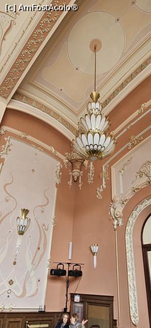 [P10] Cazino Constanta - Sala de concerte. Se pot vedea frumusetea candelabrelor si a aplicelor in acelasi ton. » foto by kmy
 - 
<span class="allrVoted glyphicon glyphicon-heart hidden" id="av1522884"></span>
<a class="m-l-10 hidden" id="sv1522884" onclick="voting_Foto_DelVot(,1522884,29149)" role="button">șterge vot <span class="glyphicon glyphicon-remove"></span></a>
<a id="v91522884" class=" c-red"  onclick="voting_Foto_SetVot(1522884)" role="button"><span class="glyphicon glyphicon-heart-empty"></span> <b>LIKE</b> = Votează poza</a> <img class="hidden"  id="f1522884W9" src="/imagini/loader.gif" border="0" /><span class="AjErrMes hidden" id="e1522884ErM"></span>