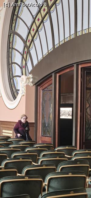 [P21] Sala de concerte si Mama Miki care sprintenă era dornică de un mare spectacol. » foto by kmy
 - 
<span class="allrVoted glyphicon glyphicon-heart hidden" id="av1522895"></span>
<a class="m-l-10 hidden" id="sv1522895" onclick="voting_Foto_DelVot(,1522895,29149)" role="button">șterge vot <span class="glyphicon glyphicon-remove"></span></a>
<a id="v91522895" class=" c-red"  onclick="voting_Foto_SetVot(1522895)" role="button"><span class="glyphicon glyphicon-heart-empty"></span> <b>LIKE</b> = Votează poza</a> <img class="hidden"  id="f1522895W9" src="/imagini/loader.gif" border="0" /><span class="AjErrMes hidden" id="e1522895ErM"></span>