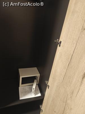 [P18] B The Hotel - camera 312 » foto by creivean
 - 
<span class="allrVoted glyphicon glyphicon-heart hidden" id="av1504723"></span>
<a class="m-l-10 hidden" id="sv1504723" onclick="voting_Foto_DelVot(,1504723,29167)" role="button">șterge vot <span class="glyphicon glyphicon-remove"></span></a>
<a id="v91504723" class=" c-red"  onclick="voting_Foto_SetVot(1504723)" role="button"><span class="glyphicon glyphicon-heart-empty"></span> <b>LIKE</b> = Votează poza</a> <img class="hidden"  id="f1504723W9" src="/imagini/loader.gif" border="0" /><span class="AjErrMes hidden" id="e1504723ErM"></span>