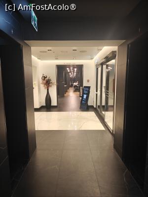 [P03] B The Hotel pe la intrarea în hotel » foto by creivean
 - 
<span class="allrVoted glyphicon glyphicon-heart hidden" id="av1504708"></span>
<a class="m-l-10 hidden" id="sv1504708" onclick="voting_Foto_DelVot(,1504708,29167)" role="button">șterge vot <span class="glyphicon glyphicon-remove"></span></a>
<a id="v91504708" class=" c-red"  onclick="voting_Foto_SetVot(1504708)" role="button"><span class="glyphicon glyphicon-heart-empty"></span> <b>LIKE</b> = Votează poza</a> <img class="hidden"  id="f1504708W9" src="/imagini/loader.gif" border="0" /><span class="AjErrMes hidden" id="e1504708ErM"></span>