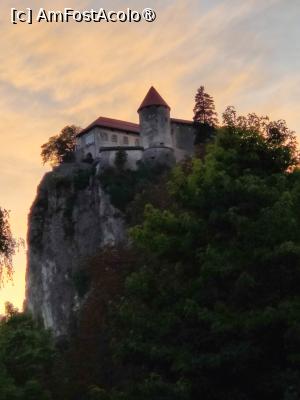 [P52] Castelul Bled în lumina apusului (zoom de pe terasa restaurantului) » foto by crismis
 - 
<span class="allrVoted glyphicon glyphicon-heart hidden" id="av1509722"></span>
<a class="m-l-10 hidden" id="sv1509722" onclick="voting_Foto_DelVot(,1509722,29195)" role="button">șterge vot <span class="glyphicon glyphicon-remove"></span></a>
<a id="v91509722" class=" c-red"  onclick="voting_Foto_SetVot(1509722)" role="button"><span class="glyphicon glyphicon-heart-empty"></span> <b>LIKE</b> = Votează poza</a> <img class="hidden"  id="f1509722W9" src="/imagini/loader.gif" border="0" /><span class="AjErrMes hidden" id="e1509722ErM"></span>