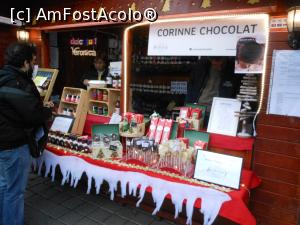 [P26] București - Târgul de Crăciun 2022. Specialități de ciocolată. » foto by iulianic
 - 
<span class="allrVoted glyphicon glyphicon-heart hidden" id="av1341650"></span>
<a class="m-l-10 hidden" id="sv1341650" onclick="voting_Foto_DelVot(,1341650,29197)" role="button">șterge vot <span class="glyphicon glyphicon-remove"></span></a>
<a id="v91341650" class=" c-red"  onclick="voting_Foto_SetVot(1341650)" role="button"><span class="glyphicon glyphicon-heart-empty"></span> <b>LIKE</b> = Votează poza</a> <img class="hidden"  id="f1341650W9" src="/imagini/loader.gif" border="0" /><span class="AjErrMes hidden" id="e1341650ErM"></span>