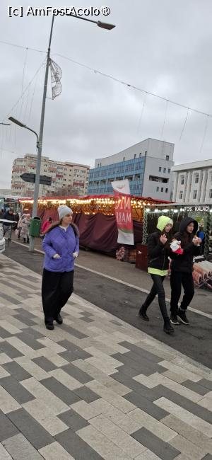 [P28] București - Târgul de Crăciun Berceni. » foto by iulianic
 - 
<span class="allrVoted glyphicon glyphicon-heart hidden" id="av1459584"></span>
<a class="m-l-10 hidden" id="sv1459584" onclick="voting_Foto_DelVot(,1459584,29197)" role="button">șterge vot <span class="glyphicon glyphicon-remove"></span></a>
<a id="v91459584" class=" c-red"  onclick="voting_Foto_SetVot(1459584)" role="button"><span class="glyphicon glyphicon-heart-empty"></span> <b>LIKE</b> = Votează poza</a> <img class="hidden"  id="f1459584W9" src="/imagini/loader.gif" border="0" /><span class="AjErrMes hidden" id="e1459584ErM"></span>