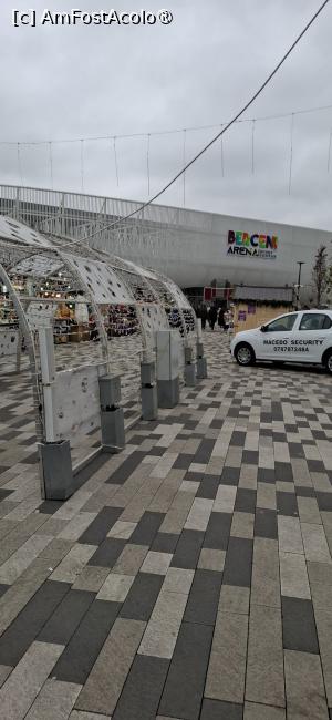 [P29] București - Târgul de Crăciun Berceni. » foto by iulianic
 - 
<span class="allrVoted glyphicon glyphicon-heart hidden" id="av1459585"></span>
<a class="m-l-10 hidden" id="sv1459585" onclick="voting_Foto_DelVot(,1459585,29197)" role="button">șterge vot <span class="glyphicon glyphicon-remove"></span></a>
<a id="v91459585" class=" c-red"  onclick="voting_Foto_SetVot(1459585)" role="button"><span class="glyphicon glyphicon-heart-empty"></span> <b>LIKE</b> = Votează poza</a> <img class="hidden"  id="f1459585W9" src="/imagini/loader.gif" border="0" /><span class="AjErrMes hidden" id="e1459585ErM"></span>