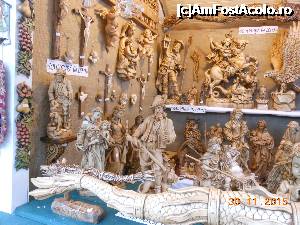 [P09] Târgul de Crăciun - Delicatele sculpturi în lemn care ocupă o căsuță întreagă.  » foto by iulianic
 - 
<span class="allrVoted glyphicon glyphicon-heart hidden" id="av695528"></span>
<a class="m-l-10 hidden" id="sv695528" onclick="voting_Foto_DelVot(,695528,29197)" role="button">șterge vot <span class="glyphicon glyphicon-remove"></span></a>
<a id="v9695528" class=" c-red"  onclick="voting_Foto_SetVot(695528)" role="button"><span class="glyphicon glyphicon-heart-empty"></span> <b>LIKE</b> = Votează poza</a> <img class="hidden"  id="f695528W9" src="/imagini/loader.gif" border="0" /><span class="AjErrMes hidden" id="e695528ErM"></span>