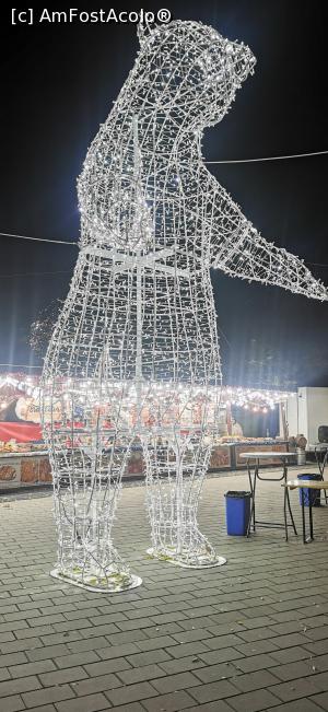 [P09] Ursul polar înalt de câțiva metri... » foto by ⭐ValentinB_88⭐
 - 
<span class="allrVoted glyphicon glyphicon-heart hidden" id="av1341900"></span>
<a class="m-l-10 hidden" id="sv1341900" onclick="voting_Foto_DelVot(,1341900,29197)" role="button">șterge vot <span class="glyphicon glyphicon-remove"></span></a>
<a id="v91341900" class=" c-red"  onclick="voting_Foto_SetVot(1341900)" role="button"><span class="glyphicon glyphicon-heart-empty"></span> <b>LIKE</b> = Votează poza</a> <img class="hidden"  id="f1341900W9" src="/imagini/loader.gif" border="0" /><span class="AjErrMes hidden" id="e1341900ErM"></span>