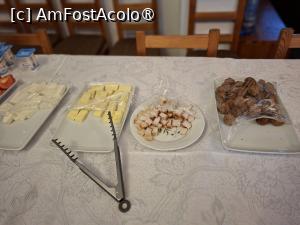 [P25] Pensiunea Cristina - micul dejun » foto by Carmen Ion
 - 
<span class="allrVoted glyphicon glyphicon-heart hidden" id="av1510272"></span>
<a class="m-l-10 hidden" id="sv1510272" onclick="voting_Foto_DelVot(,1510272,29200)" role="button">șterge vot <span class="glyphicon glyphicon-remove"></span></a>
<a id="v91510272" class=" c-red"  onclick="voting_Foto_SetVot(1510272)" role="button"><span class="glyphicon glyphicon-heart-empty"></span> <b>LIKE</b> = Votează poza</a> <img class="hidden"  id="f1510272W9" src="/imagini/loader.gif" border="0" /><span class="AjErrMes hidden" id="e1510272ErM"></span>