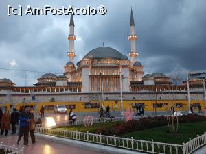 [P67] Moscheea Taksim » foto by adso
 - 
<span class="allrVoted glyphicon glyphicon-heart hidden" id="av1512945"></span>
<a class="m-l-10 hidden" id="sv1512945" onclick="voting_Foto_DelVot(,1512945,29218)" role="button">șterge vot <span class="glyphicon glyphicon-remove"></span></a>
<a id="v91512945" class=" c-red"  onclick="voting_Foto_SetVot(1512945)" role="button"><span class="glyphicon glyphicon-heart-empty"></span> <b>LIKE</b> = Votează poza</a> <img class="hidden"  id="f1512945W9" src="/imagini/loader.gif" border="0" /><span class="AjErrMes hidden" id="e1512945ErM"></span>