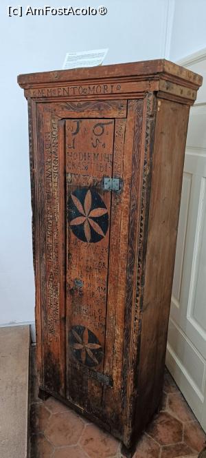 [P17] Dulap de la 1615. » foto by tata123 🔱
 - 
<span class="allrVoted glyphicon glyphicon-heart hidden" id="av1431945"></span>
<a class="m-l-10 hidden" id="sv1431945" onclick="voting_Foto_DelVot(,1431945,29227)" role="button">șterge vot <span class="glyphicon glyphicon-remove"></span></a>
<a id="v91431945" class=" c-red"  onclick="voting_Foto_SetVot(1431945)" role="button"><span class="glyphicon glyphicon-heart-empty"></span> <b>LIKE</b> = Votează poza</a> <img class="hidden"  id="f1431945W9" src="/imagini/loader.gif" border="0" /><span class="AjErrMes hidden" id="e1431945ErM"></span>