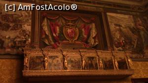 [P12] Sala Tronului. Stema Marelui Maestru Jean de La Vallette de pe peretele din spatele galeriei menestrelor pictata de Giuseppe Cali. » foto by ovidiuyepi
 - 
<span class="allrVoted glyphicon glyphicon-heart hidden" id="av1233287"></span>
<a class="m-l-10 hidden" id="sv1233287" onclick="voting_Foto_DelVot(,1233287,29231)" role="button">șterge vot <span class="glyphicon glyphicon-remove"></span></a>
<a id="v91233287" class=" c-red"  onclick="voting_Foto_SetVot(1233287)" role="button"><span class="glyphicon glyphicon-heart-empty"></span> <b>LIKE</b> = Votează poza</a> <img class="hidden"  id="f1233287W9" src="/imagini/loader.gif" border="0" /><span class="AjErrMes hidden" id="e1233287ErM"></span>