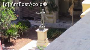 [P16] Curtea lui Neptun sau Curtea Inferioara in plin proces de redecorare. Maretul zeu a ramas fara trident si asteapta sa fie dus intr-un depozit pana finalizarea lucrarilor. » foto by ovidiuyepi
 - 
<span class="allrVoted glyphicon glyphicon-heart hidden" id="av1233291"></span>
<a class="m-l-10 hidden" id="sv1233291" onclick="voting_Foto_DelVot(,1233291,29231)" role="button">șterge vot <span class="glyphicon glyphicon-remove"></span></a>
<a id="v91233291" class=" c-red"  onclick="voting_Foto_SetVot(1233291)" role="button"><span class="glyphicon glyphicon-heart-empty"></span> <b>LIKE</b> = Votează poza</a> <img class="hidden"  id="f1233291W9" src="/imagini/loader.gif" border="0" /><span class="AjErrMes hidden" id="e1233291ErM"></span>