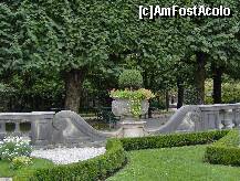 [P13] O zi in Salzburg - Gradinile Mirabell - langa fantana octogonala din centru » foto by irma_ro*
 - 
<span class="allrVoted glyphicon glyphicon-heart hidden" id="av173070"></span>
<a class="m-l-10 hidden" id="sv173070" onclick="voting_Foto_DelVot(,173070,29235)" role="button">șterge vot <span class="glyphicon glyphicon-remove"></span></a>
<a id="v9173070" class=" c-red"  onclick="voting_Foto_SetVot(173070)" role="button"><span class="glyphicon glyphicon-heart-empty"></span> <b>LIKE</b> = Votează poza</a> <img class="hidden"  id="f173070W9" src="/imagini/loader.gif" border="0" /><span class="AjErrMes hidden" id="e173070ErM"></span>