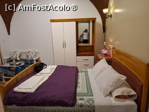 [P12] Luxor, Egipt, Villa Sunrise, Studioul, Patul mare, confortabil cu perne mari neconfortabile, pentru mine » foto by mprofeanu
 - 
<span class="allrVoted glyphicon glyphicon-heart hidden" id="av1520609"></span>
<a class="m-l-10 hidden" id="sv1520609" onclick="voting_Foto_DelVot(,1520609,29277)" role="button">șterge vot <span class="glyphicon glyphicon-remove"></span></a>
<a id="v91520609" class=" c-red"  onclick="voting_Foto_SetVot(1520609)" role="button"><span class="glyphicon glyphicon-heart-empty"></span> <b>LIKE</b> = Votează poza</a> <img class="hidden"  id="f1520609W9" src="/imagini/loader.gif" border="0" /><span class="AjErrMes hidden" id="e1520609ErM"></span>