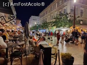 [P24] Spectacolul străzii privit de la masa noastră » foto by crismis
 - 
<span class="allrVoted glyphicon glyphicon-heart hidden" id="av1522334"></span>
<a class="m-l-10 hidden" id="sv1522334" onclick="voting_Foto_DelVot(,1522334,29285)" role="button">șterge vot <span class="glyphicon glyphicon-remove"></span></a>
<a id="v91522334" class=" c-red"  onclick="voting_Foto_SetVot(1522334)" role="button"><span class="glyphicon glyphicon-heart-empty"></span> <b>LIKE</b> = Votează poza</a> <img class="hidden"  id="f1522334W9" src="/imagini/loader.gif" border="0" /><span class="AjErrMes hidden" id="e1522334ErM"></span>