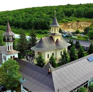 [P35] Mănăstirea Grăjdeni » foto by adso <span class="label label-default labelC_thin small">NEVOTABILĂ</span>