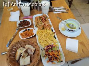 [P06] La masa la centrul comercial din apropiere » foto by Yoda
 - 
<span class="allrVoted glyphicon glyphicon-heart hidden" id="av1525092"></span>
<a class="m-l-10 hidden" id="sv1525092" onclick="voting_Foto_DelVot(,1525092,29301)" role="button">șterge vot <span class="glyphicon glyphicon-remove"></span></a>
<a id="v91525092" class=" c-red"  onclick="voting_Foto_SetVot(1525092)" role="button"><span class="glyphicon glyphicon-heart-empty"></span> <b>LIKE</b> = Votează poza</a> <img class="hidden"  id="f1525092W9" src="/imagini/loader.gif" border="0" /><span class="AjErrMes hidden" id="e1525092ErM"></span>