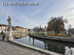 [P37] Prato della Valle » foto by adso
 - 
<span class="allrVoted glyphicon glyphicon-heart hidden" id="av1525770"></span>
<a class="m-l-10 hidden" id="sv1525770" onclick="voting_Foto_DelVot(,1525770,29306)" role="button">șterge vot <span class="glyphicon glyphicon-remove"></span></a>
<a id="v91525770" class=" c-red"  onclick="voting_Foto_SetVot(1525770)" role="button"><span class="glyphicon glyphicon-heart-empty"></span> <b>LIKE</b> = Votează poza</a> <img class="hidden"  id="f1525770W9" src="/imagini/loader.gif" border="0" /><span class="AjErrMes hidden" id="e1525770ErM"></span>