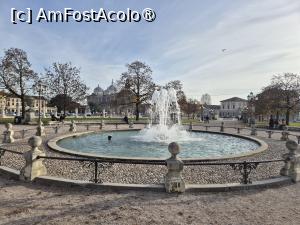 [P41] Prato della Valle » foto by adso
 - 
<span class="allrVoted glyphicon glyphicon-heart hidden" id="av1525774"></span>
<a class="m-l-10 hidden" id="sv1525774" onclick="voting_Foto_DelVot(,1525774,29306)" role="button">șterge vot <span class="glyphicon glyphicon-remove"></span></a>
<a id="v91525774" class=" c-red"  onclick="voting_Foto_SetVot(1525774)" role="button"><span class="glyphicon glyphicon-heart-empty"></span> <b>LIKE</b> = Votează poza</a> <img class="hidden"  id="f1525774W9" src="/imagini/loader.gif" border="0" /><span class="AjErrMes hidden" id="e1525774ErM"></span>