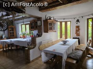 [P28] Căsuțele din Pădure; sala de mese » foto by crismis
 - 
<span class="allrVoted glyphicon glyphicon-heart hidden" id="av1530175"></span>
<a class="m-l-10 hidden" id="sv1530175" onclick="voting_Foto_DelVot(,1530175,29343)" role="button">șterge vot <span class="glyphicon glyphicon-remove"></span></a>
<a id="v91530175" class=" c-red"  onclick="voting_Foto_SetVot(1530175)" role="button"><span class="glyphicon glyphicon-heart-empty"></span> <b>LIKE</b> = Votează poza</a> <img class="hidden"  id="f1530175W9" src="/imagini/loader.gif" border="0" /><span class="AjErrMes hidden" id="e1530175ErM"></span>