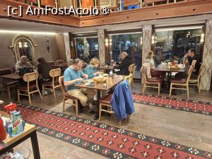 [P07] Prizren, Kosovo, Restaurantul „La Sila”, Sala de la parter » foto by mprofeanu
 - 
<span class="allrVoted glyphicon glyphicon-heart hidden" id="av1536369"></span>
<a class="m-l-10 hidden" id="sv1536369" onclick="voting_Foto_DelVot(,1536369,29391)" role="button">șterge vot <span class="glyphicon glyphicon-remove"></span></a>
<a id="v91536369" class=" c-red"  onclick="voting_Foto_SetVot(1536369)" role="button"><span class="glyphicon glyphicon-heart-empty"></span> <b>LIKE</b> = Votează poza</a> <img class="hidden"  id="f1536369W9" src="/imagini/loader.gif" border="0" /><span class="AjErrMes hidden" id="e1536369ErM"></span>